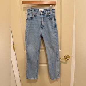 Abercrombie & Fitch Light Blue ankle straight Ultra High Rise cropped Jeans 24